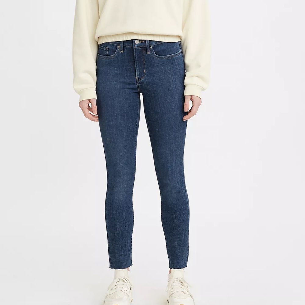 Levi’s Women’s 311 Shaping Skinny Raw Hem Jeans Size W31 L32 (12 Long) NWT - Picture 3 of 9